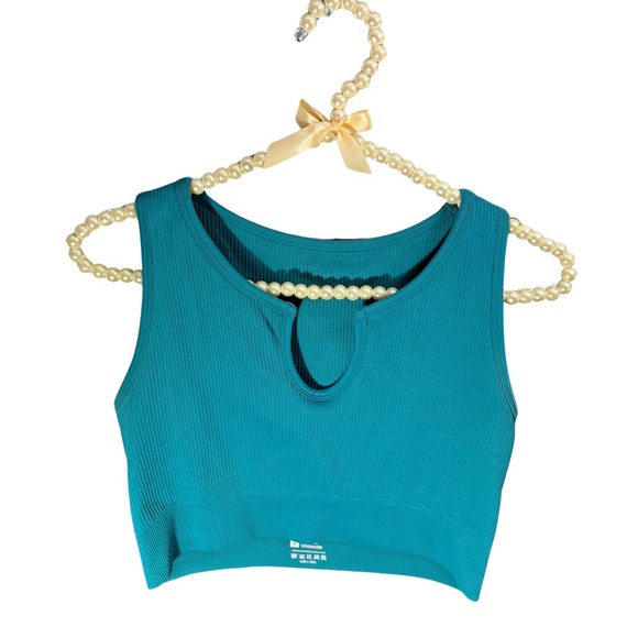 Tops - Teal Sleeveless Women's Workout Crop Top